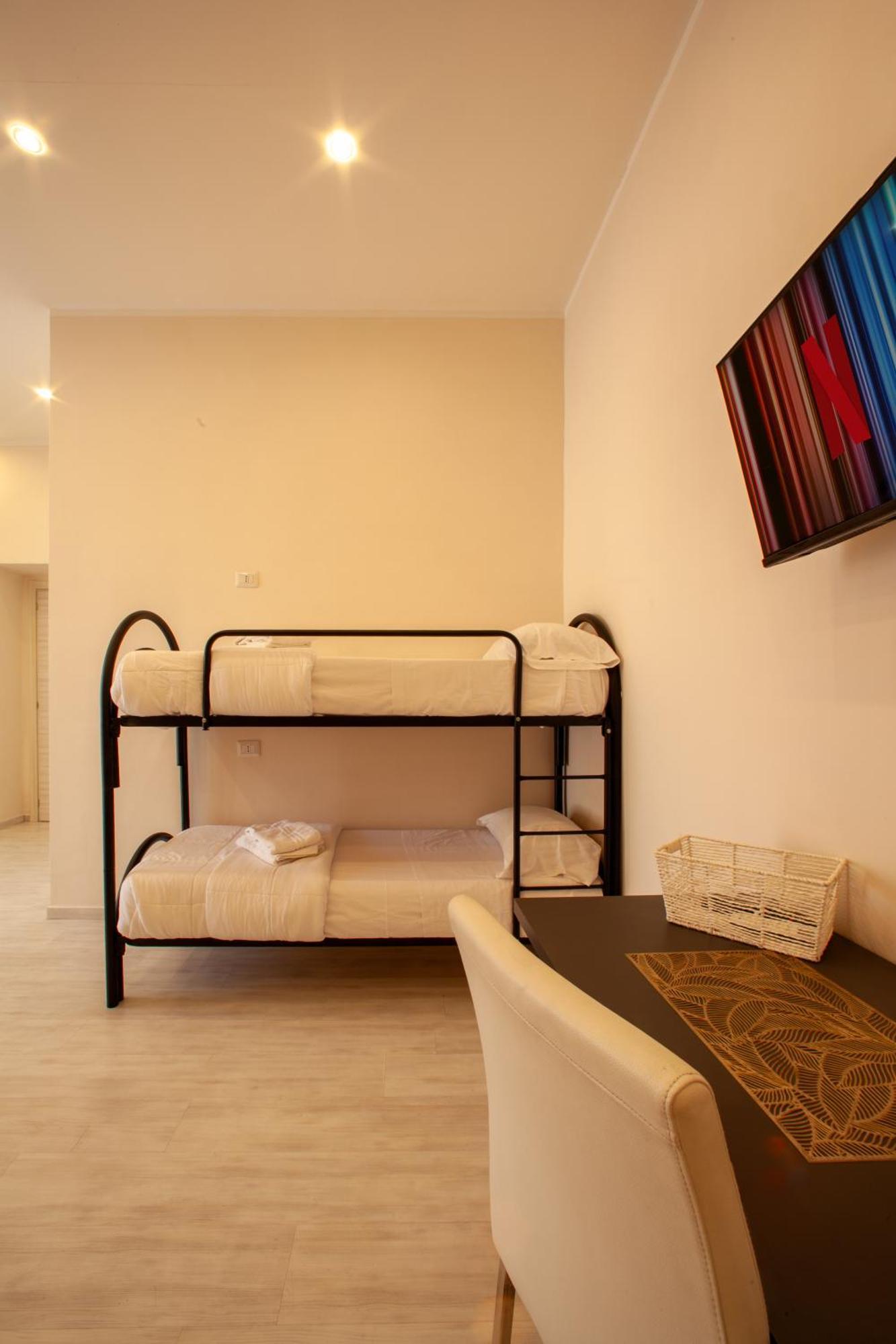 Airport Luxury Rooms Nápoles Exterior foto